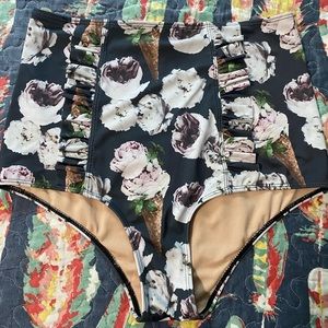 Kortni Jeane bottoms